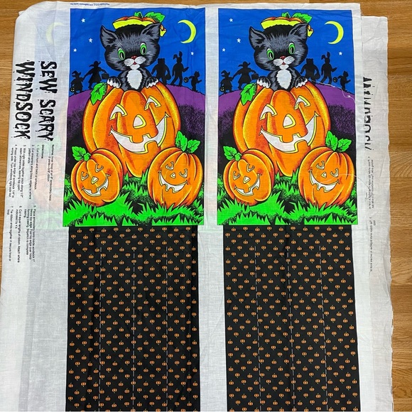 Cotton Quilt Fabric Halloween Sew Scary Windsock Wamsutta Hallmark by 35"x44" - Picture 2 of 4